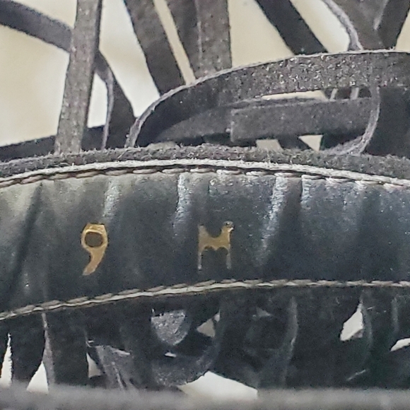 Stuart Weitzman Suede Love Fringe Sandal Size 9 Ankle Strap Black Stiletto Heel - Picture 3 of 16